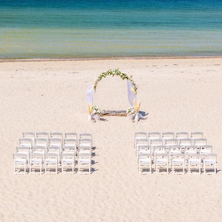Sea Crest Beach Resort Фолмут Экстерьер фото