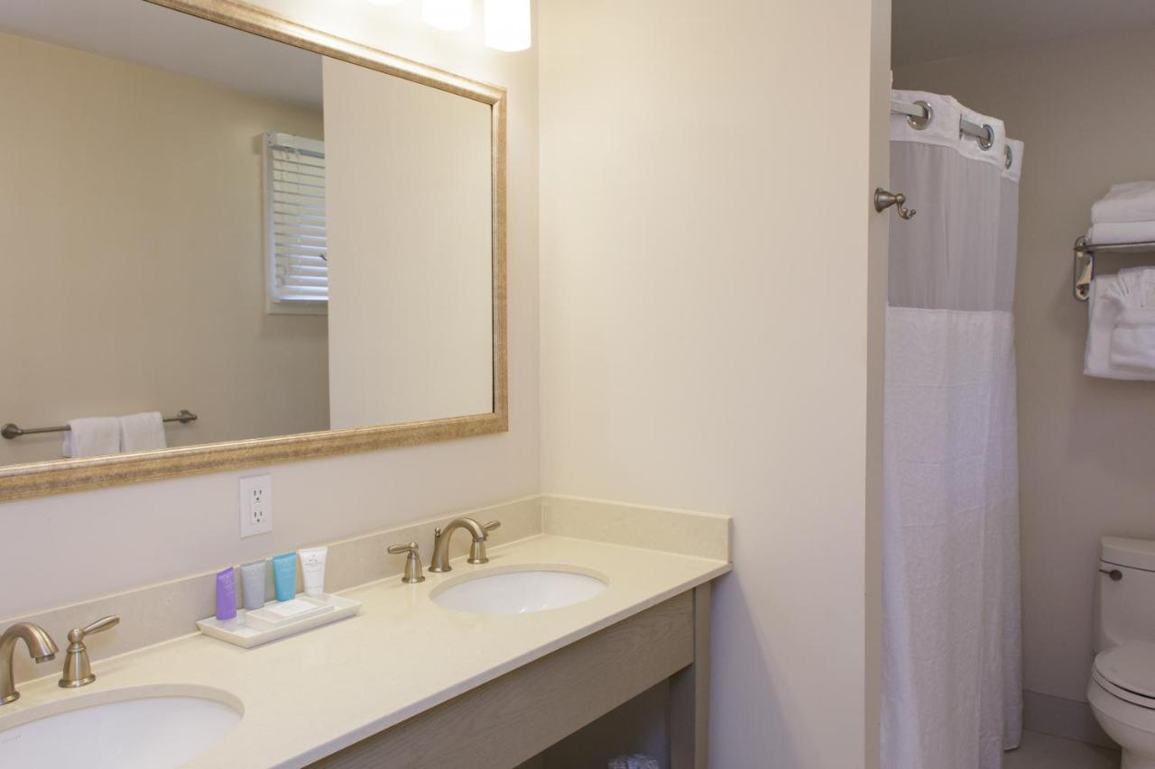 Sea Crest Beach Resort Фолмут Экстерьер фото