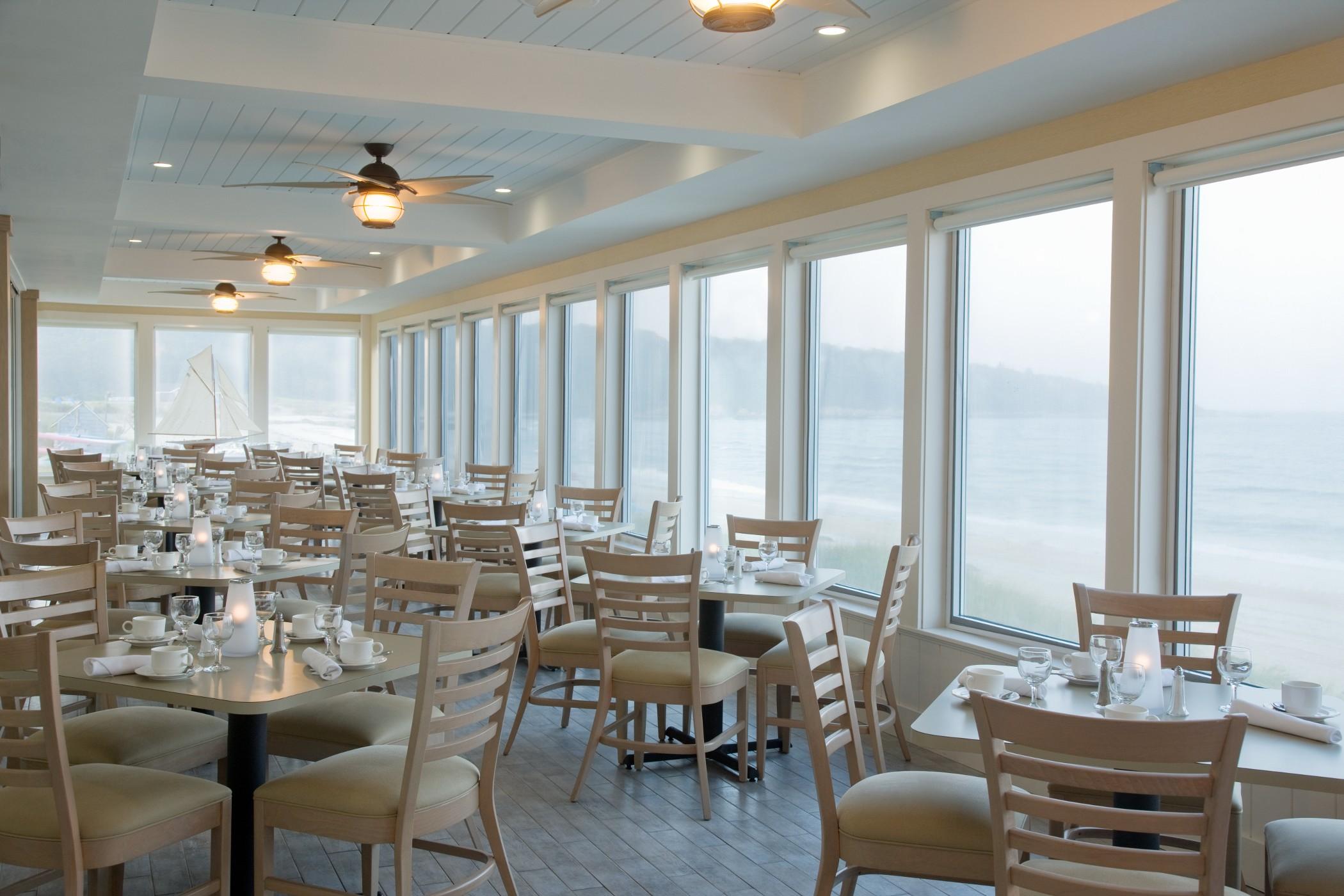 Sea Crest Beach Resort Фолмут Экстерьер фото