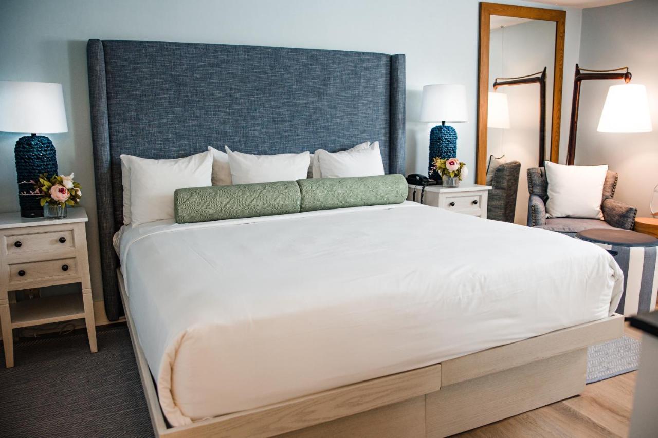 Sea Crest Beach Resort Фолмут Экстерьер фото
