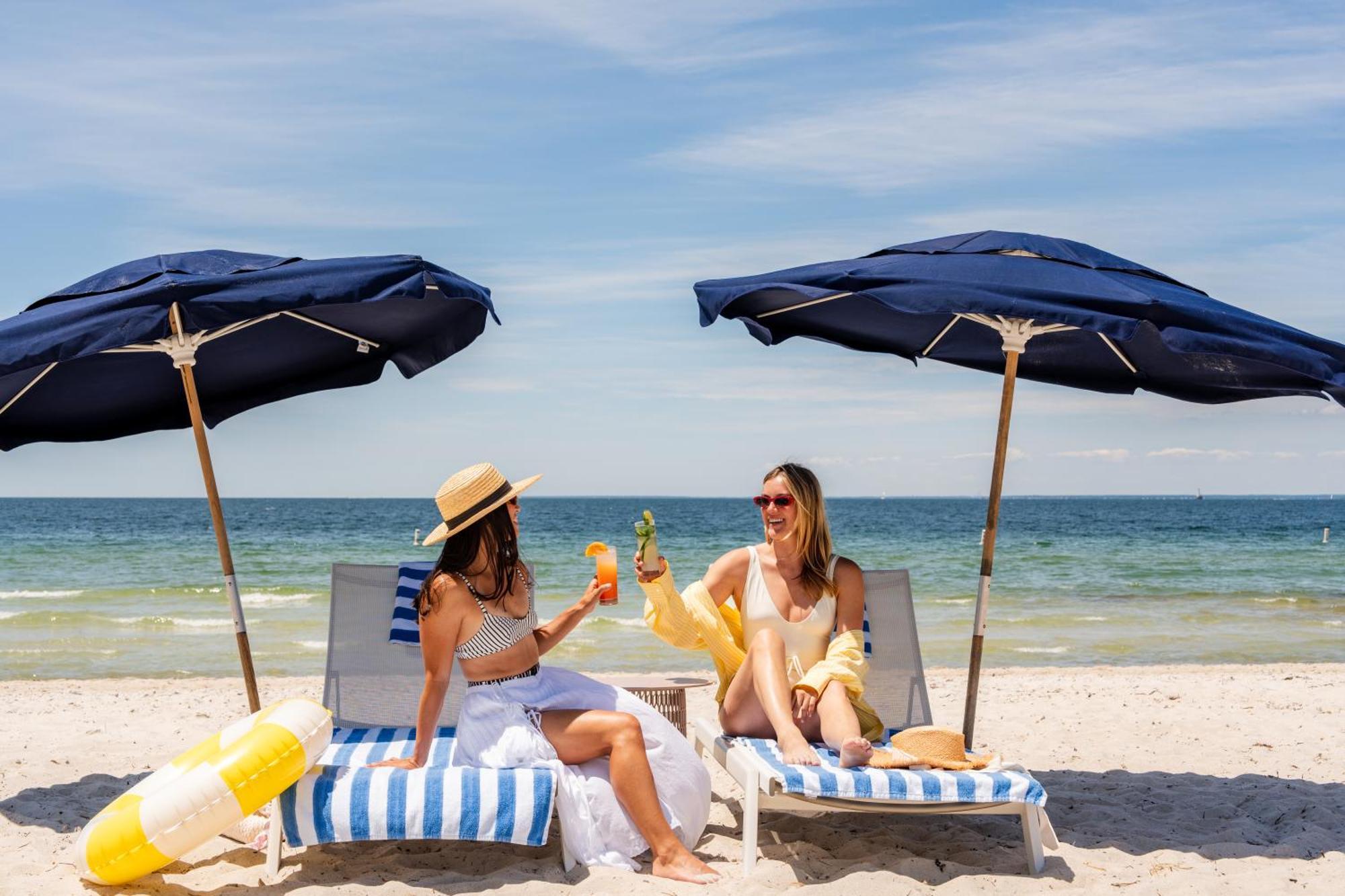 Sea Crest Beach Resort Фолмут Экстерьер фото