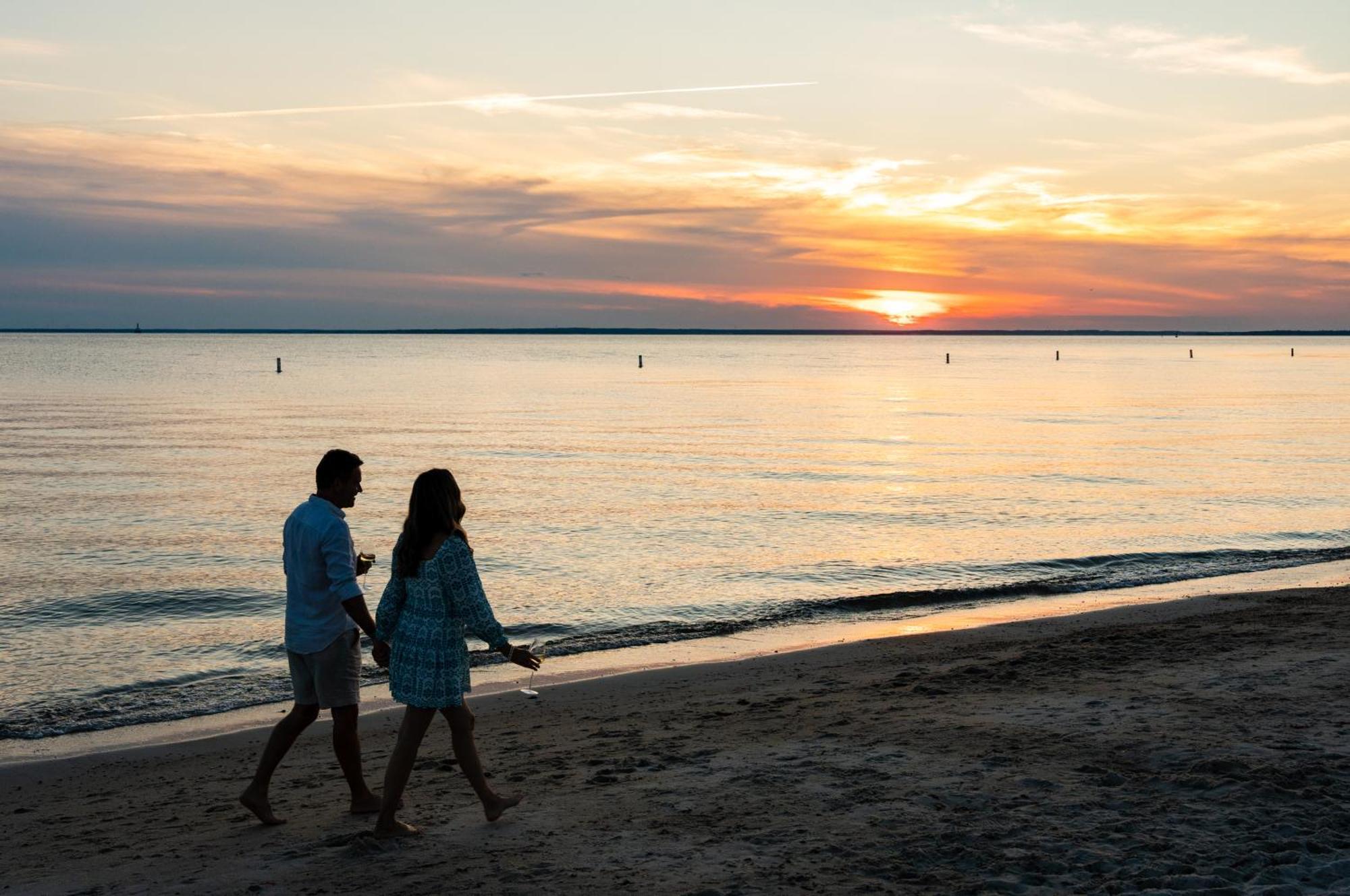 Sea Crest Beach Resort Фолмут Экстерьер фото